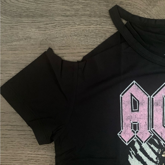 Recycled Karma AC/DC The Razors Edge Tour Cold Shoulder Tee Size S - Black NWOT - Picture 5 of 9